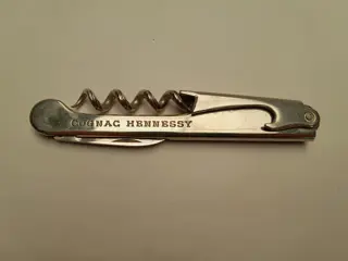 vintage Cognac Hennesy flesopener Cartailler 92 France