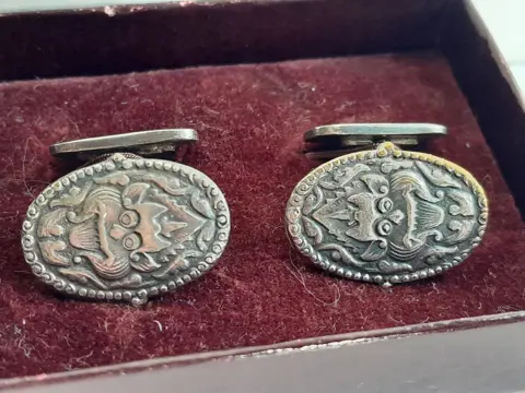 vintage cufflinks demon queen Rangda Dragon Cuff links Foo Dog Vintage Mythical Creature - silver plated