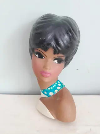 Vintage aardewerk wandkopje vrouw Vecola - 50s