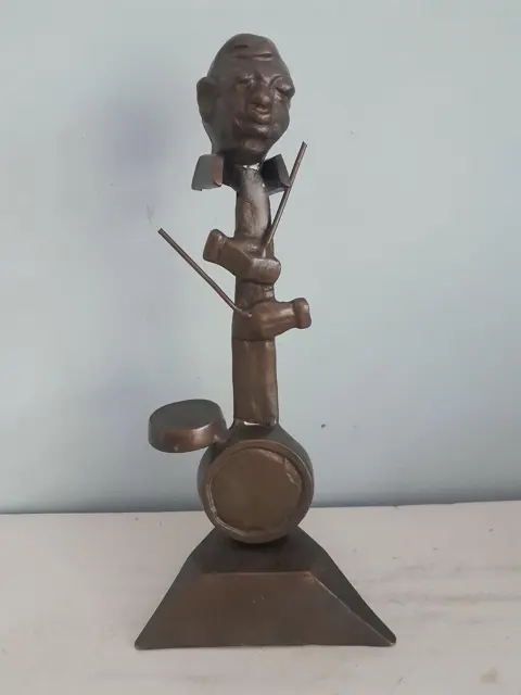 Bronzen beeld drummer muzikant Moderne kunst Surrealisme Abstracte kunst drumstel trommel
