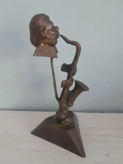Bronzen beeld Saxofonist muzikant Moderne kunst Surrealisme Abstracte kunst saxofoon