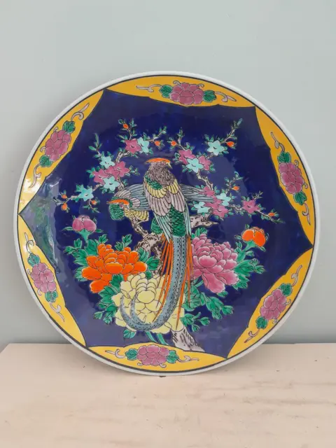 Sierbord bord - porselein - handgeschilderd - Japan - decor met vogels - kleurrijk emaille blauw, geel en rose