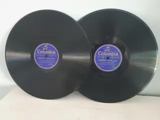 2 x Columbia Gramophone Record - 78 rpm