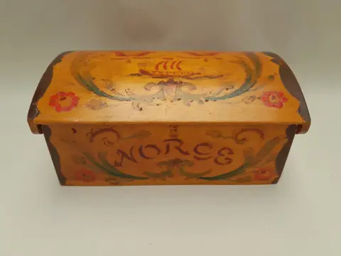 Vintage "Norge" Norwegian pine hand painted folk art wooden box - 1960s
