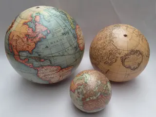 Vintage world globe - wereldbol - set van 3