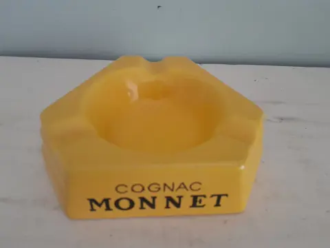 vintage cognac - Monnet asbak - Frankrijk - Luneville - geel
