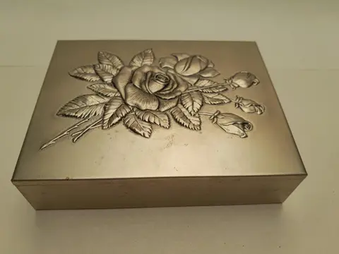 Vintage sigarettendoos Roos - metalen doos, snuisterijdoos, sieradendoos