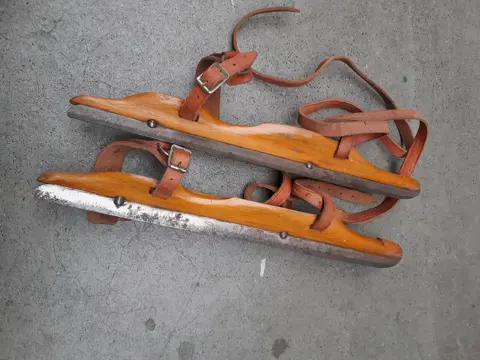 vintage Friese doorlopers - ijs schaatsen - Nooitgedagt