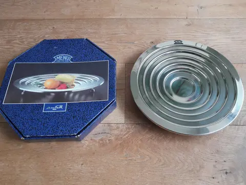 Large Postmodern Danish Steel bowl on 3-Legs Ben Falk Design - Menu