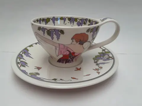 kop & schotel set - Villeroy en Boch uit Luxemburg, 1900 model - 1980s