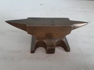 vintage juweliers aambeeld - messing - miniatuur - horlogemaker gereedschap
