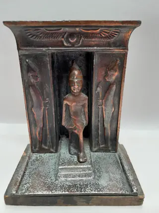 antieke metalen boekensteun Farao  Egyptische revival stijl jaren 1920