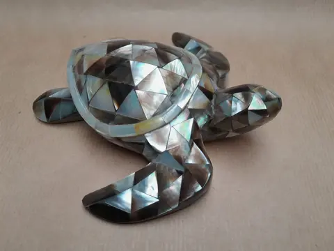 Vintage schildpad beeld parelmoer hand ingelegd