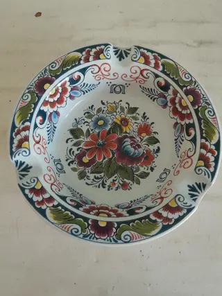 Royal Delft asbak - Delfts Blauw - Nederlands Aardewerk - bloemen decor