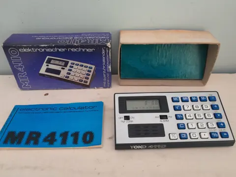 vintage MR 4110 electronic calculator Yoko 70s