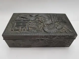 Antieke Chinese metalen opbergdoos met draak en bamboe symbolen - trinket box - juwelendoos - sieraden kist