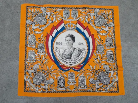 Antiek doek koningin Wilhelmina 1887 - 1923 - 25 jaar regering
