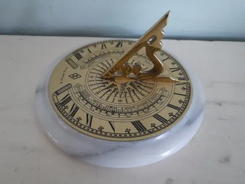 Vintage R Glynne Fecit Sundial by Authentic Models
