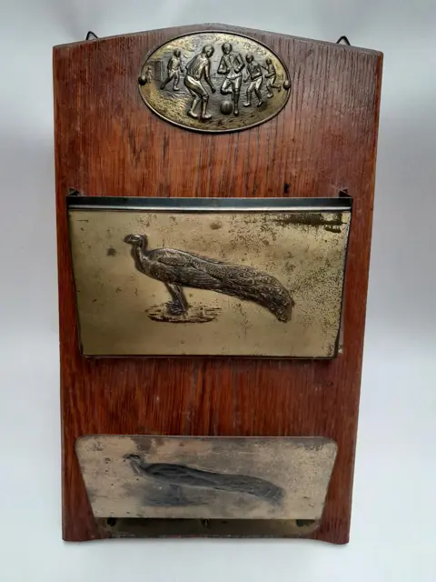 Art deco krantenrek brievenrek tijdschriften rek - 1920s Dutch - pauwen en voetballers
