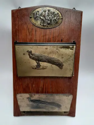 Art deco krantenrek brievenrek tijdschriften rek - 1920s Dutch - pauwen en voetballers