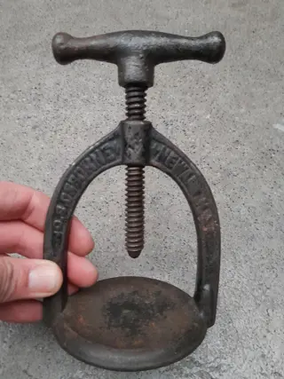 Vintage Juicer Tool Cast Iron Osborne Meat Press Antique Collector 1884 Newark NJ Stamp