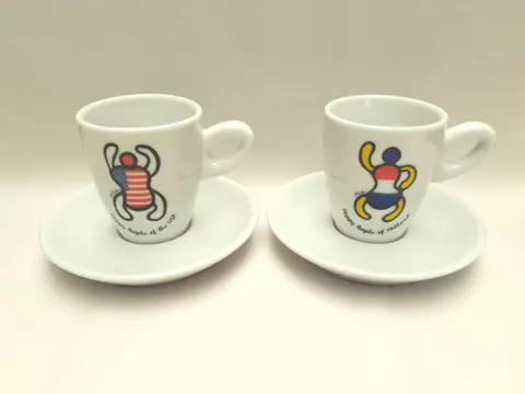 Berry Martens - Happy People Of The World | 2x koffie kop en schotel - Nederland en USA