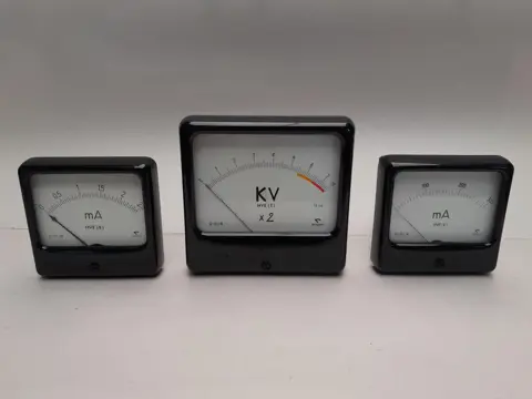 3 vintage meters bakeliet - mA KV - Gossen