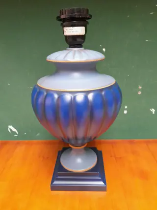 Le Dauphin Vintage lamp 1980 Franse lamp in Hollywood Regency-stijl blauw