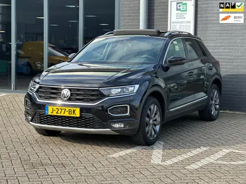 Volkswagen T-Roc 1.5 TSI Sport/PANO-DAK/CAMERA/CARPLAY/NAVI/NETTE STAAT!!