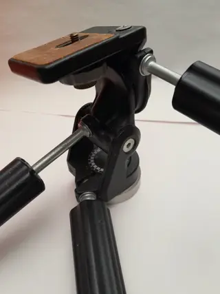 Manfrotto 141 head for tripod