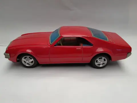 Oldsmobile Torondo 1967 - battery operated - Taiyo - Japan