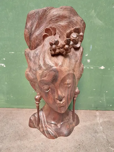 Balinese Hand-Carved Wooden Bust – Woman - Art deco