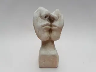Hans Kuyper - Sculptuur De Kus - klein beeldje