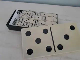 vintage domino Peri - dominostenen- dominospel - plastic- 80s