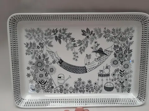 Vintage serveerschaal Arabia - serie Emilia -  design Raija Uosikkinen