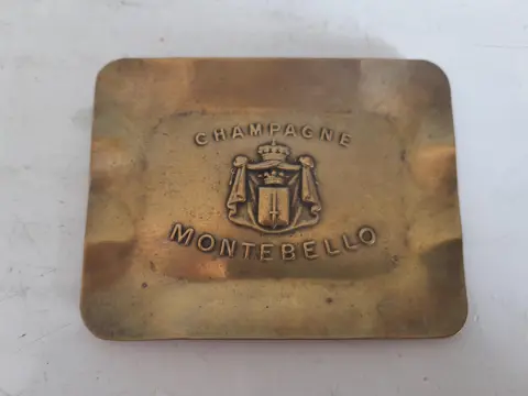 Vintage asbak Champagne Montebello - messing