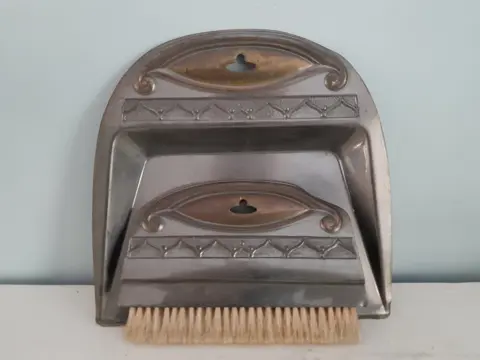 Art deco tafel veger en blik