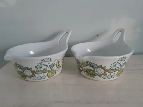 2 vintage kommen Figgjo Flint Market, Turi Design, jaren 60 retro juskom Made in Norway, Scandinavisch design, kom met handvat