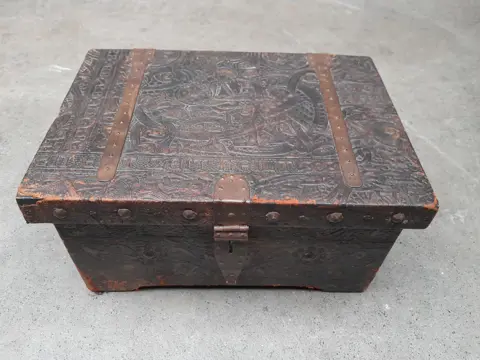 antieke houten kist bekleed met leer - Duitsland