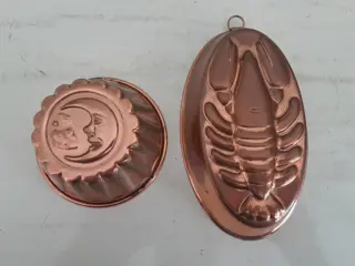 Antieke koperen bakvormen - kreeft en maan decoratie - set van 2