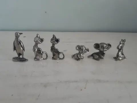 set van 6 tinnen beeldjes - kat hond muis en pinguïn