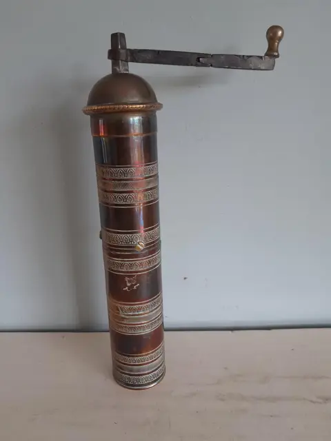 Turkse Koffiemolen - messing gegraveerd