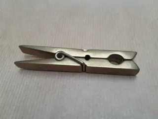 Vintage wasknijper clip, messing wasknijper, papierhouder, papiergewicht, bureau decoratie