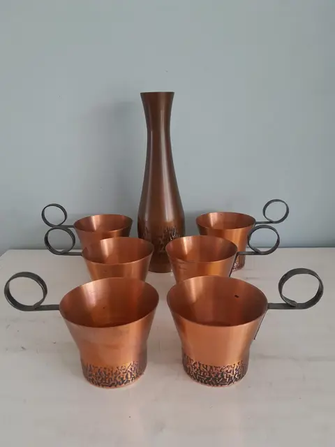 vintage koperen kopjes en kan - set van 7