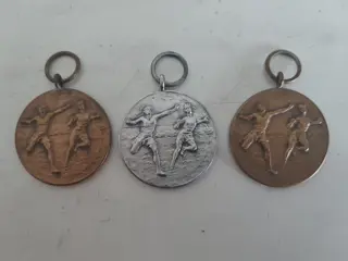 3 vintage hardloop - marathon medailles - New old stock - 1950s 1960s