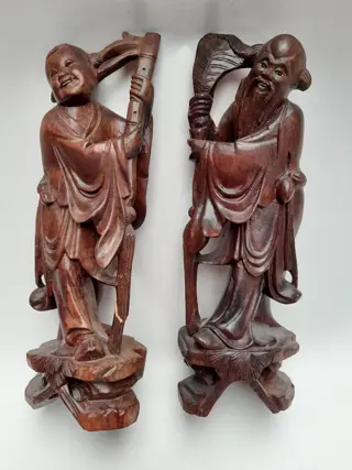 Chinees houten beelden van een man en vrouw - set van 2