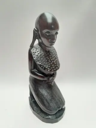 Afrikaans houten beeld van een vrouw