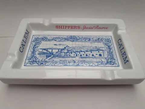 Vintage white and blue Calem ashtray - Shippers Special Reserve