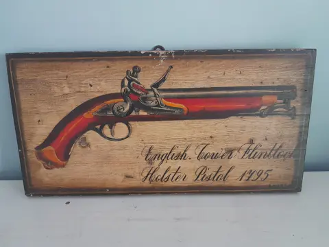 Vintage houten paneel F. Conz - english bowen flintlock holster pistol 1795