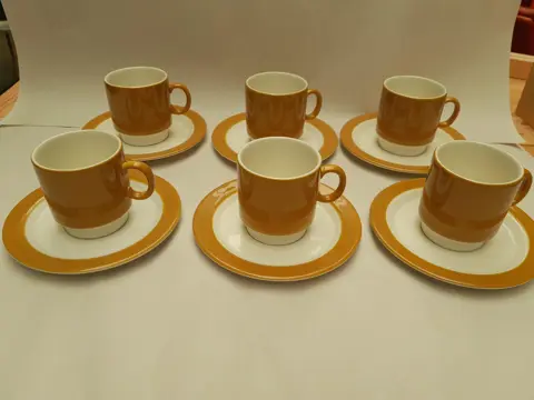 vintage kop en schotels - Pagnossin Special Production - Italy - keramiek - mosterd geel - set van 6